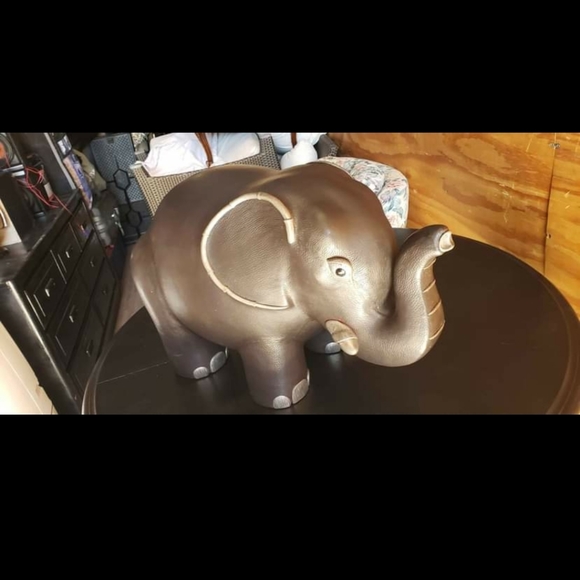Lotus elephant stool - Picture 1 of 8